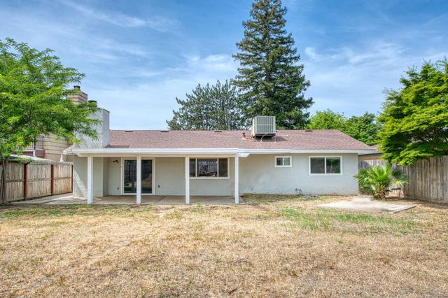 8228 N Calaveras Street, Fresno, CA 93711