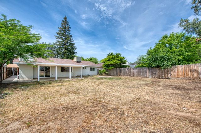 8228 N Calaveras Street, Fresno, CA 93711