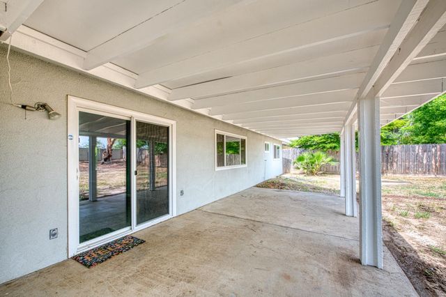 8228 N Calaveras Street, Fresno, CA 93711