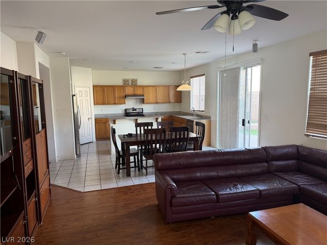 178 Flying Hills Avenue, Las Vegas, NV 89148