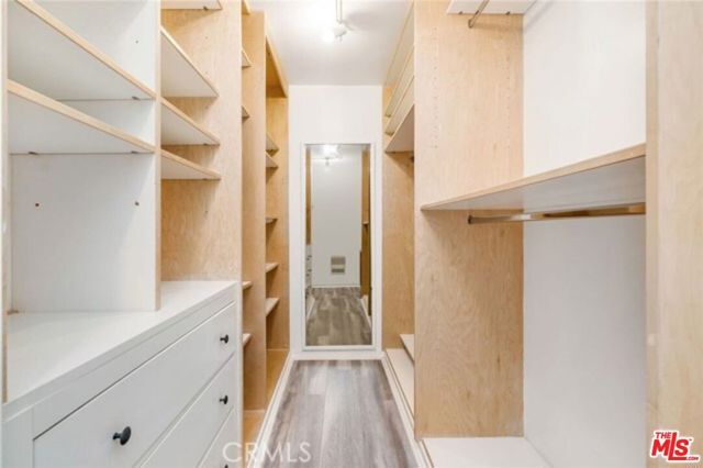 1015 N Kings Road 301, West Hollywood, CA 90069