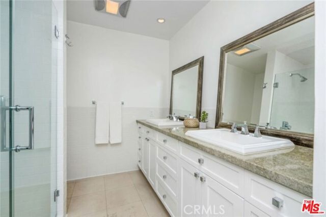 1015 N Kings Road 301, West Hollywood, CA 90069