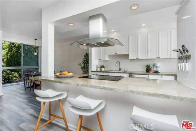 1015 N Kings Road 301, West Hollywood, CA 90069