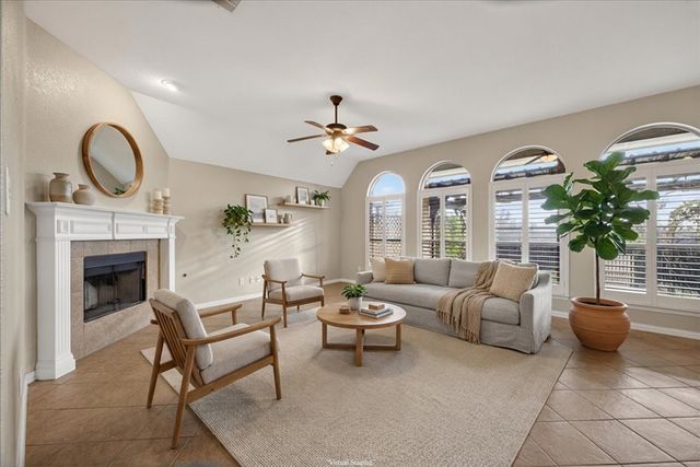 829 Greenwood Drive, Burleson, TX 76028