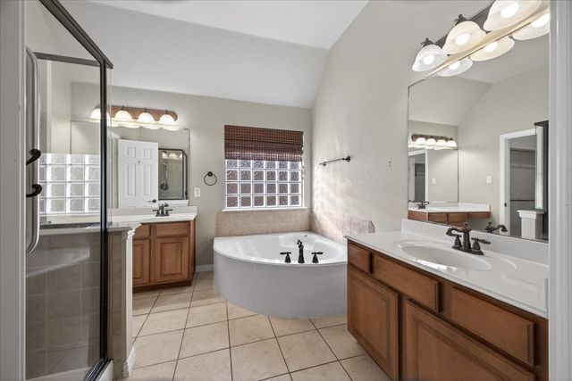 829 Greenwood Drive, Burleson, TX 76028