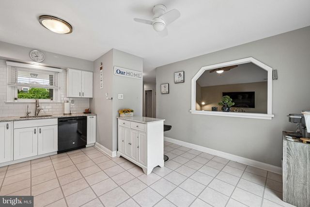 11 OLD MILL RD, Sewell, NJ 08080