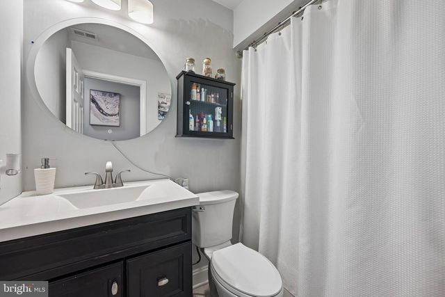 11 OLD MILL RD, Sewell, NJ 08080