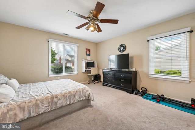 11 OLD MILL RD, Sewell, NJ 08080