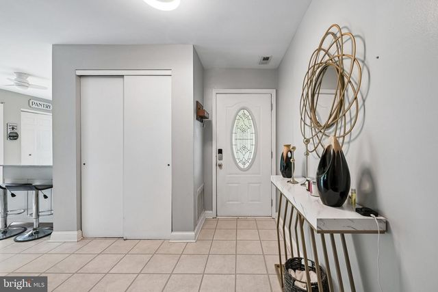 11 OLD MILL RD, Sewell, NJ 08080