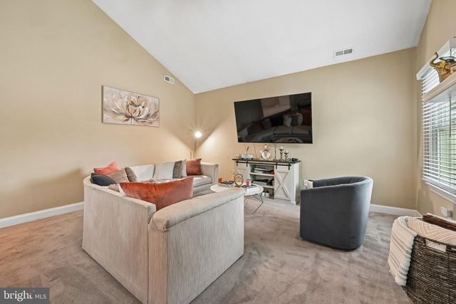 11 OLD MILL RD, Sewell, NJ 08080