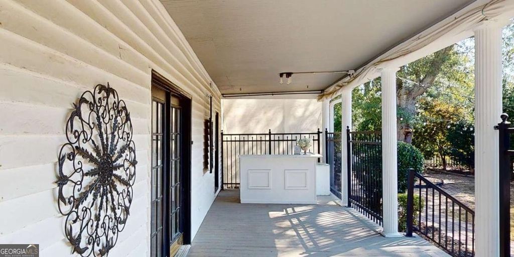 1029 Elm Street, Commerce, GA 30529 — photo 2