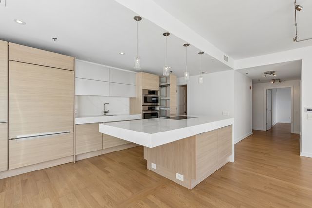 57 E Delaware Place 1802, Chicago, IL 60611