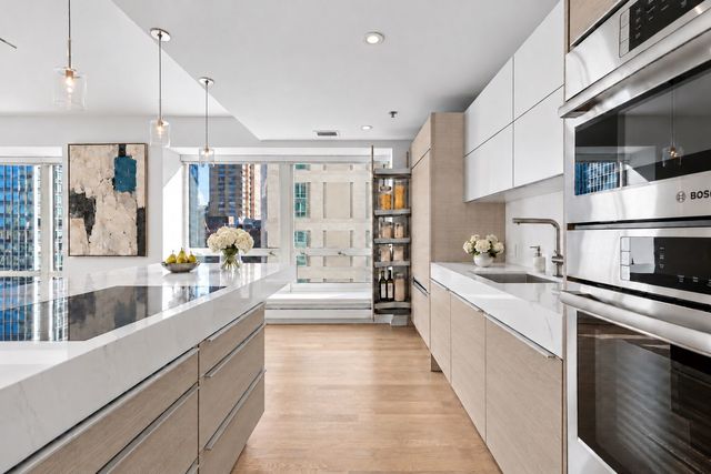 57 E Delaware Place 1802, Chicago, IL 60611