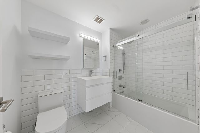 57 E Delaware Place 1802, Chicago, IL 60611