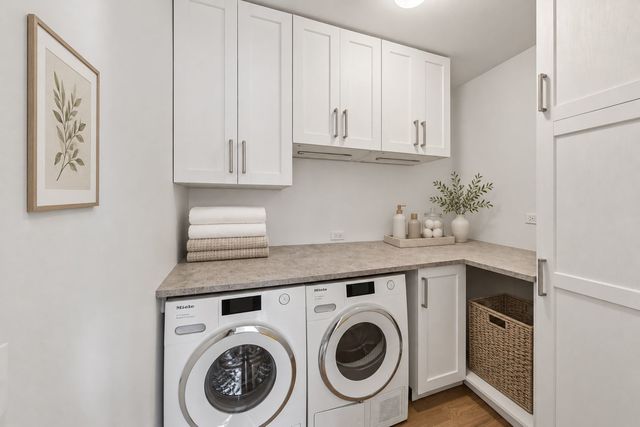 57 E Delaware Place 1802, Chicago, IL 60611
