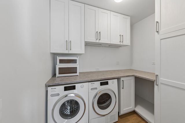 57 E Delaware Place 1802, Chicago, IL 60611