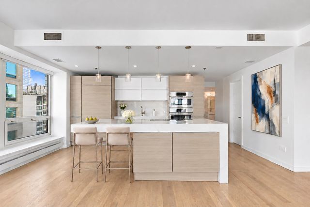 57 E Delaware Place 1802, Chicago, IL 60611