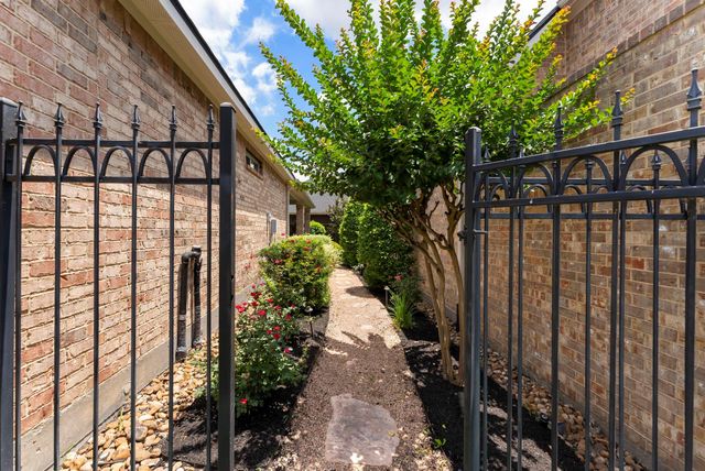 25514 Long Iron Court, Spring, TX 77389