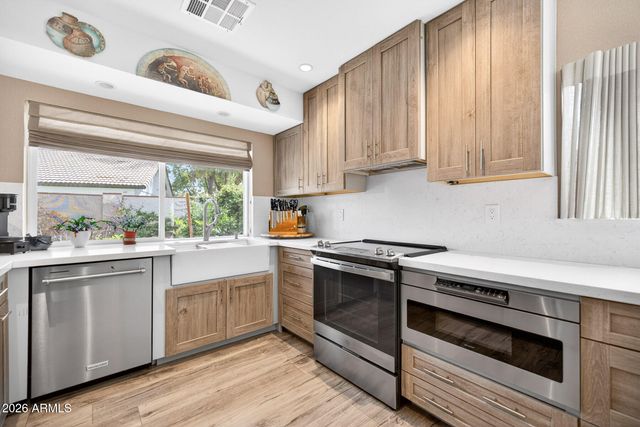 975 E LOBSTER TRAP Lane, Tempe, AZ 85283