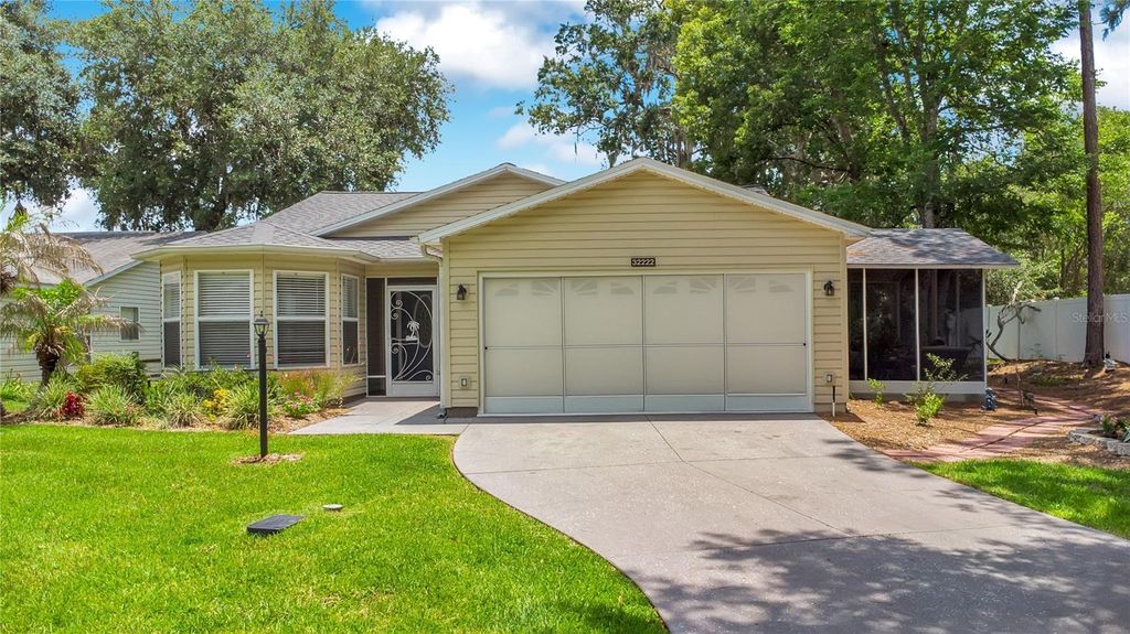 Image 1 of property listing at 32222 SUMMERTREE CIRCLE, Leesburg, FL 34748