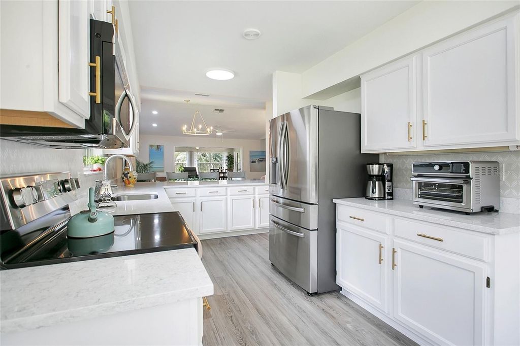 Image 9 of property listing at 32222 SUMMERTREE CIRCLE, Leesburg, FL 34748