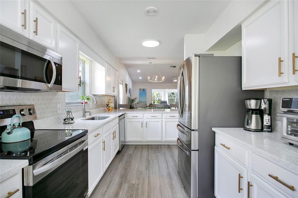 Image 10 of property listing at 32222 SUMMERTREE CIRCLE, Leesburg, FL 34748