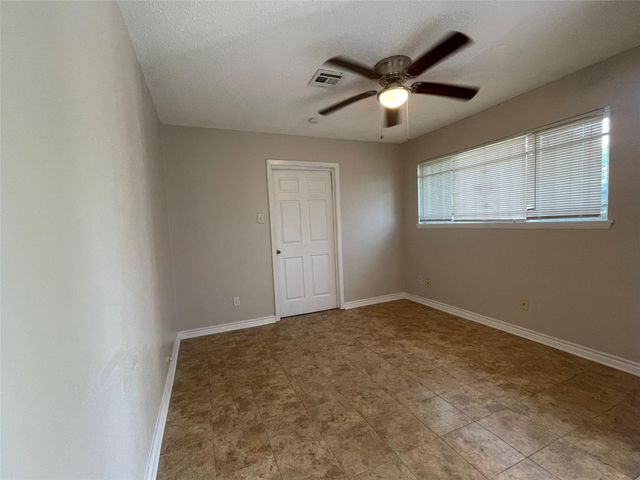 5250 Dumore Drive, Houston, TX 77048