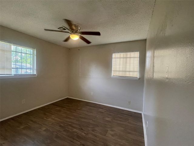5250 Dumore Drive, Houston, TX 77048