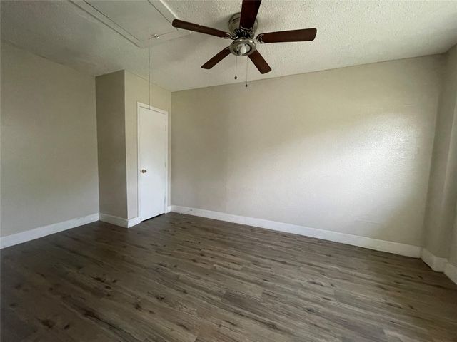 5250 Dumore Drive, Houston, TX 77048