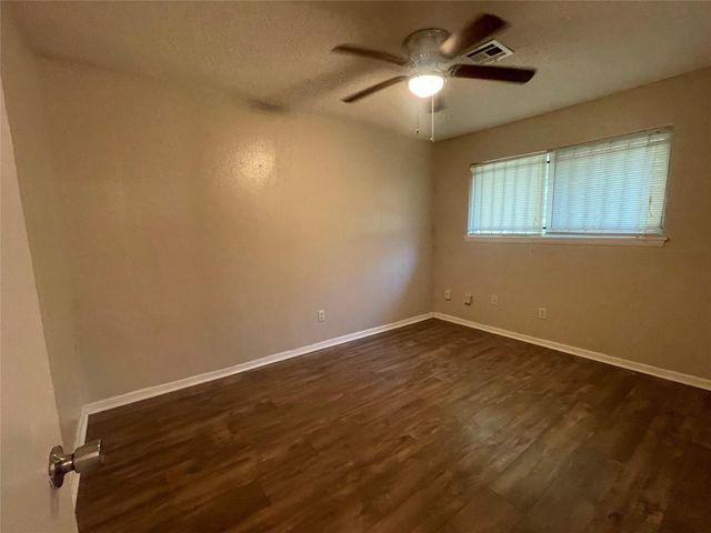 5250 Dumore Drive, Houston, TX 77048
