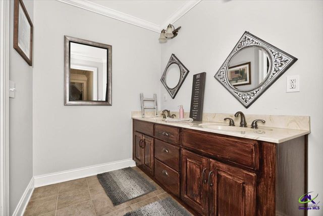 1499 Bonner Gilbert, Macon, GA 31220