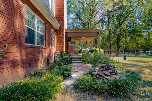 1499 Bonner Gilbert, Macon, GA 31220