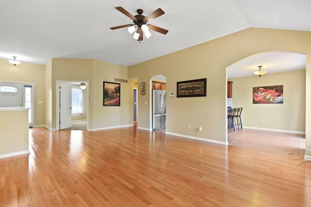 107 SNOW PEAK CT, Columbia, MO 65202