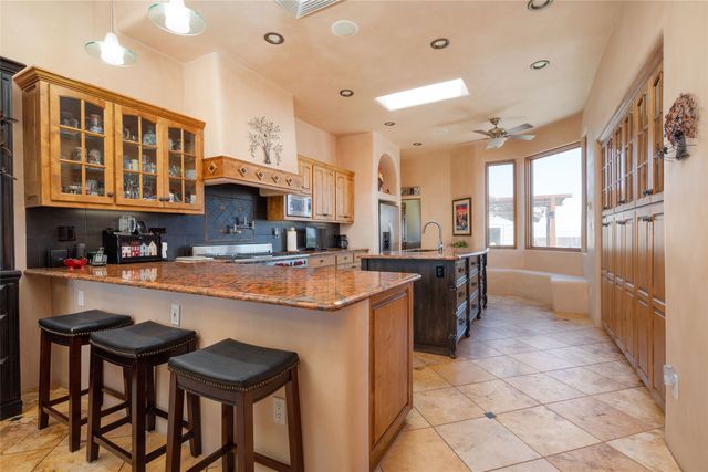 171 San Marcos Loop, Santa Fe, NM 87508