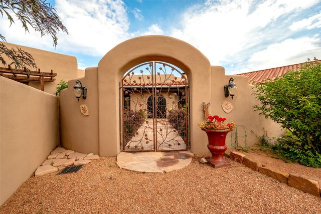 171 San Marcos Loop, Santa Fe, NM 87508