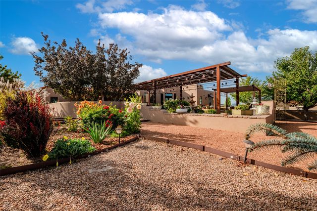 171 San Marcos Loop, Santa Fe, NM 87508