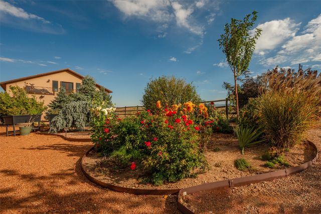 171 San Marcos Loop, Santa Fe, NM 87508
