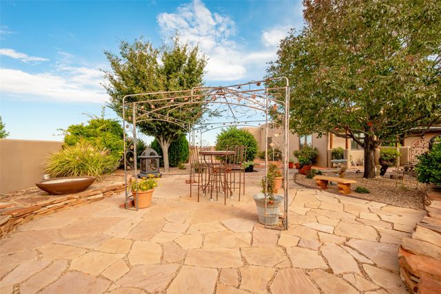 171 San Marcos Loop, Santa Fe, NM 87508