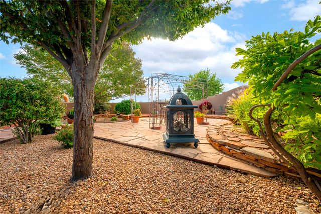 171 San Marcos Loop, Santa Fe, NM 87508