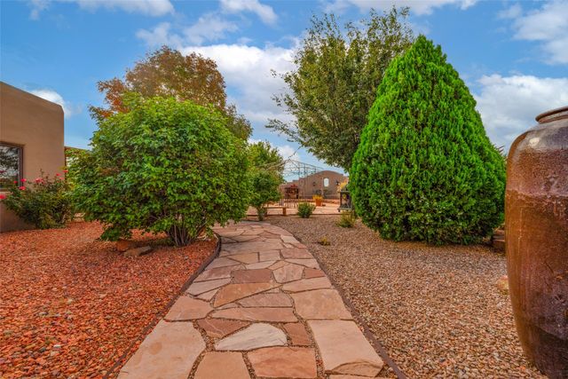 171 San Marcos Loop, Santa Fe, NM 87508