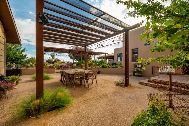 171 San Marcos Loop, Santa Fe, NM 87508