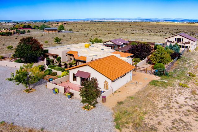171 San Marcos Loop, Santa Fe, NM 87508