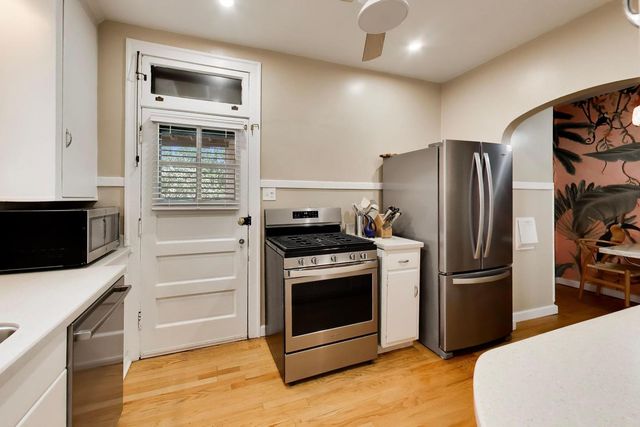 530 Washington Boulevard 3W, Oak Park, IL 60302
