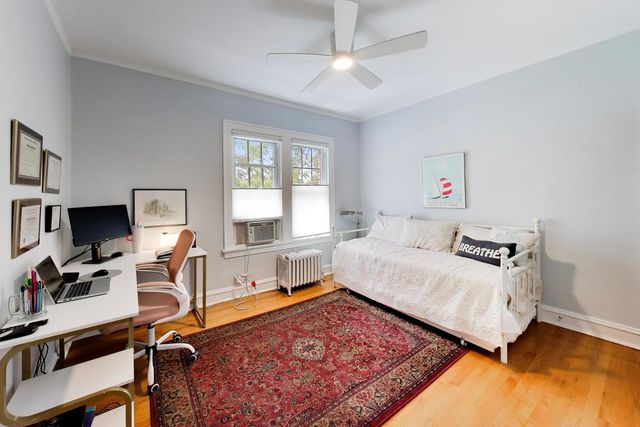 530 Washington Boulevard 3W, Oak Park, IL 60302
