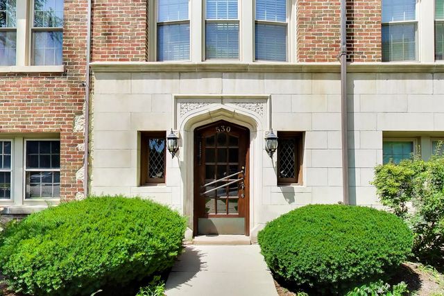 530 Washington Boulevard 3W, Oak Park, IL 60302