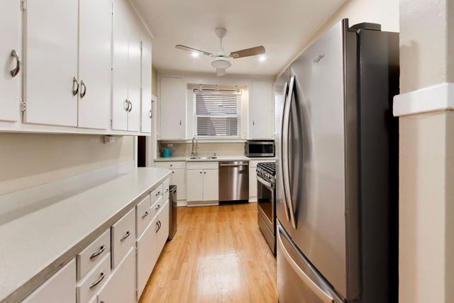 530 Washington Boulevard 3W, Oak Park, IL 60302