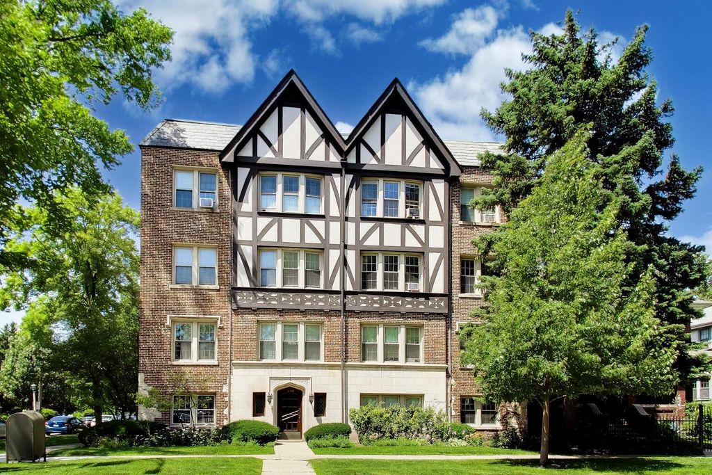530 Washington Boulevard 3W, Oak Park, IL 60302