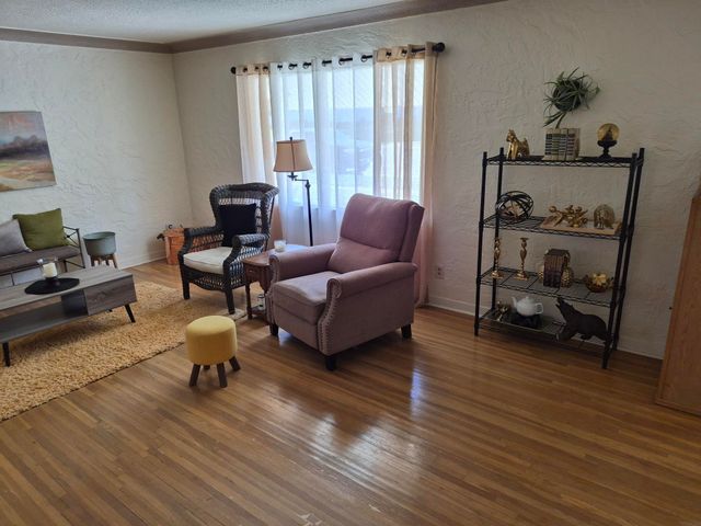 404 7th Ave SE, Oelwein, IA 50662