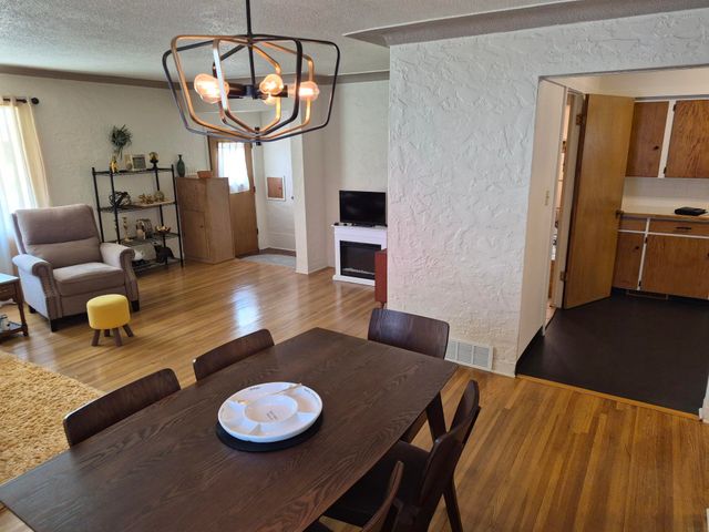 404 7th Ave SE, Oelwein, IA 50662