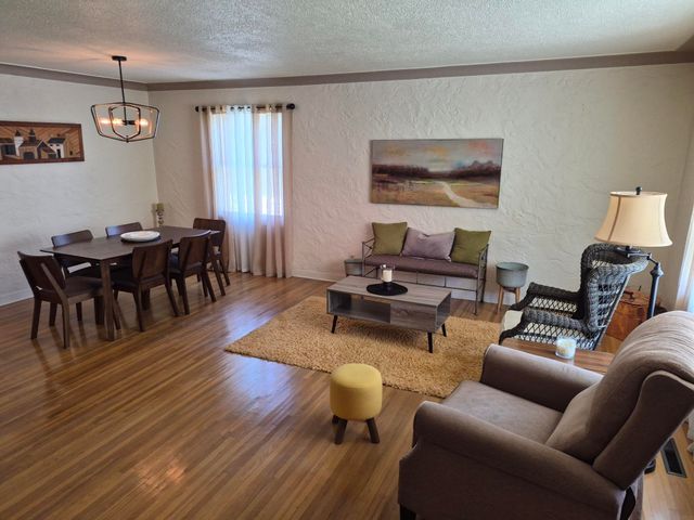 404 7th Ave SE, Oelwein, IA 50662